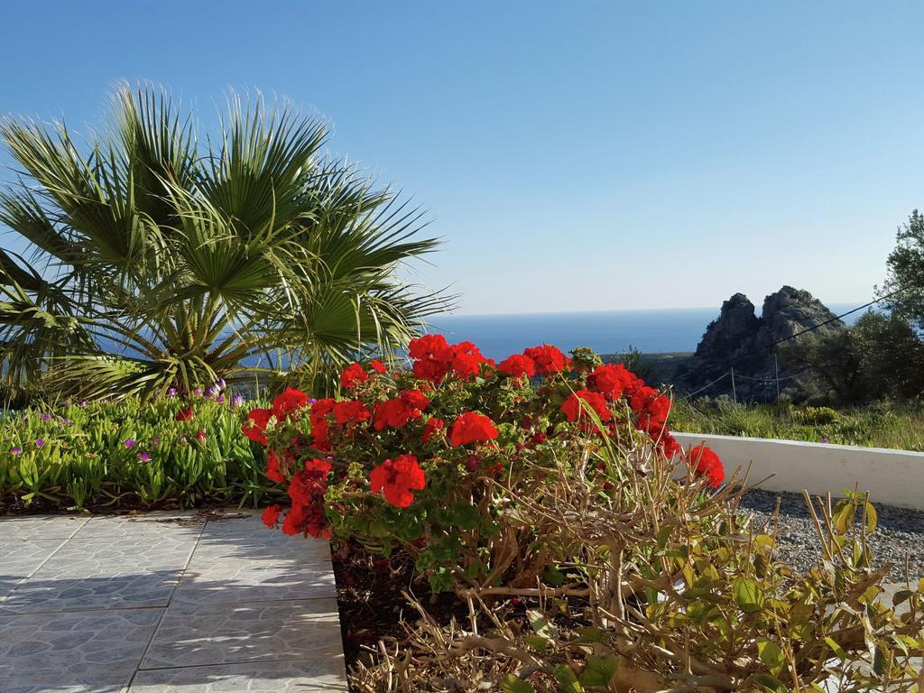 Beautiful Villa In アギア・ガリニ エクステリア 写真